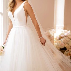 Stella York V-neck Ballgown Wedding Dress